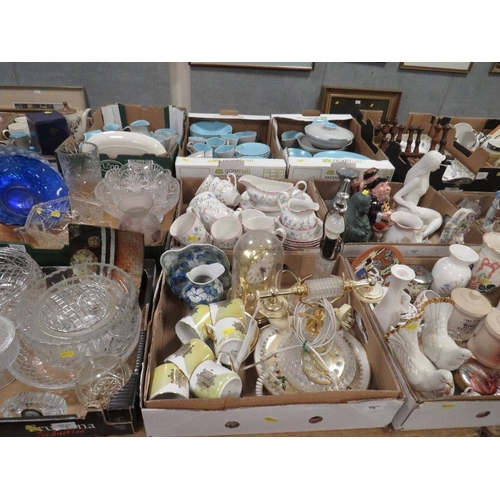 79 - Four trays of assorted ceramics, figures, tea and dinner ware etc together with two trays of glasswa... 