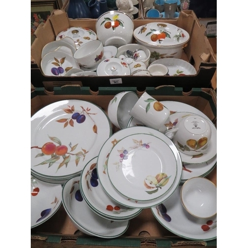 80 - Two boxes of Royal Worcester Evesham dinnerware