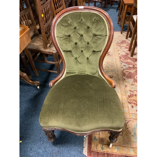 851 - A mid Victorian mahogany spoon back, upholstered ladies chair