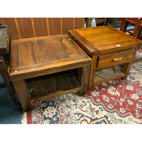 882 - Two modern/colonial style lamp tables