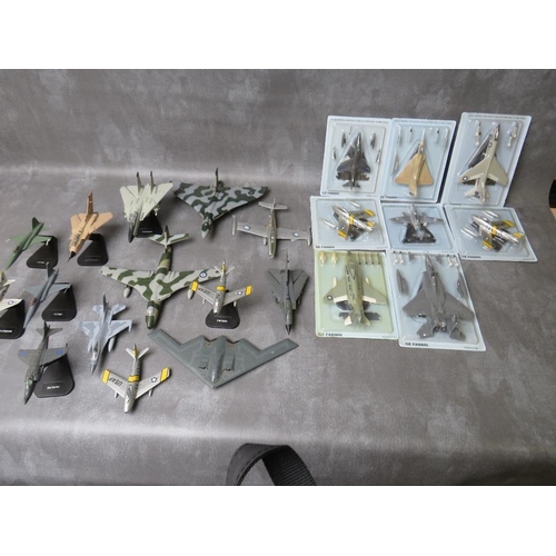 109 - EIGHT CARDED 1:100 SCALE G E FABBRI AEROPLANES, together with a collection of mainly diecast uncarde... 