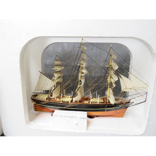 117 - A BOXED FRANKLIN MINT MODEL MERCEDES BENZ 1:8 SCALE, together with a boxed model of The Cutty Sark (... 