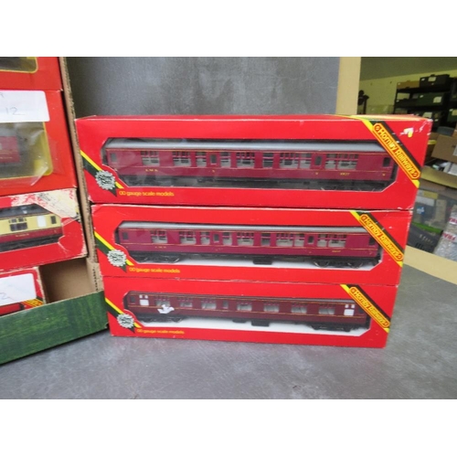 99 - TWELVE BOXED AIRFIX AND HORNBY 00 GAUGE TRAIN CARRAIGES