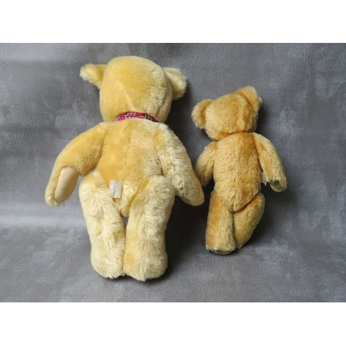 93 - A VINTAGE MERRYTHOUGHT PYJAMA CASE IN THE FORM OF A LION, L 50 cm - not including tail, together wit... 