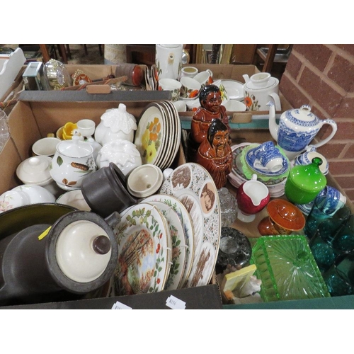 257 - Five trays of assorted ceramics and glass to include Coalport, Midwinter