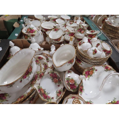 297 - Five trays of Royal Albert Old Country Roses tea and dinner ware