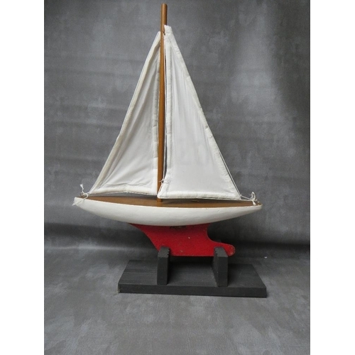 12 - A VINTAGE POND YACHT AND STAND