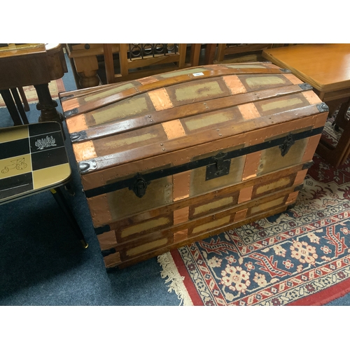 747 - A vintage banded domed trunk W 92 cm