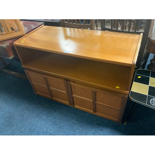 749 - A mid-century teak cabinet