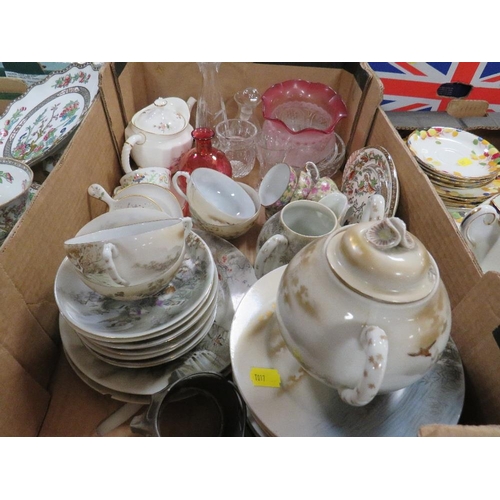 107 - A tray of vintage Royal Doulton tea ware together with a tray of assorted ceramics and glass to incl... 