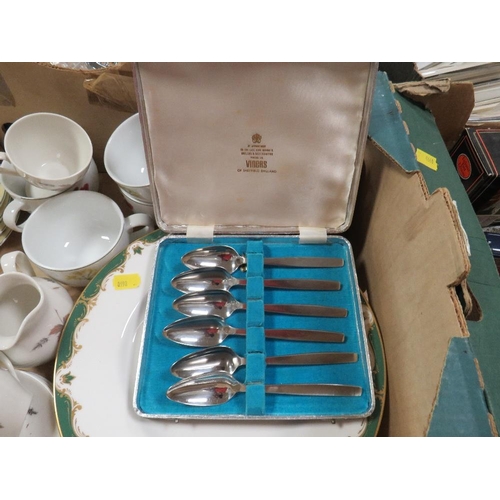 52 - Two trays of ceramic and glass to include Royal Doulton Tumbling Leaves, Da Vinci crystal glasses et... 