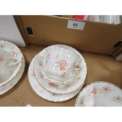 62 - A Royal Albert 'Peach Rose' 21pc tea set