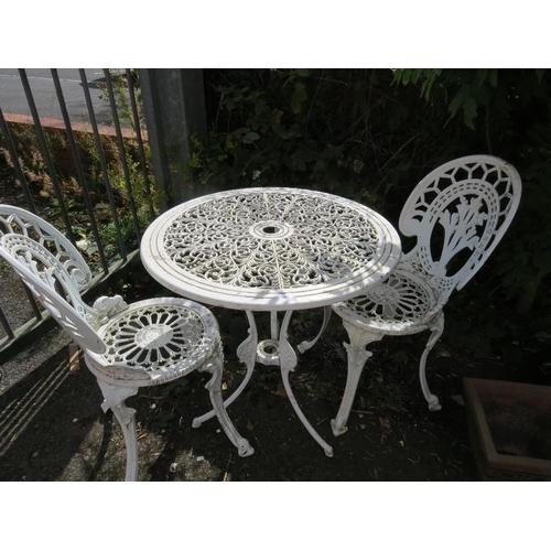 603 - Cast aluminum patio garden set - table & two chairs