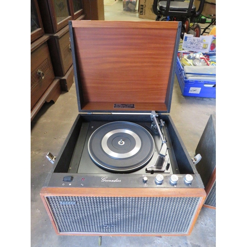 618 - A Hacker GP45 Grenadier portable record player with a Hacker SA45 amplifier speaker A/F