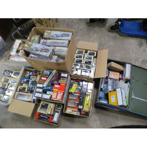 624 - A large selection of model cars / trains display point of sale boxes