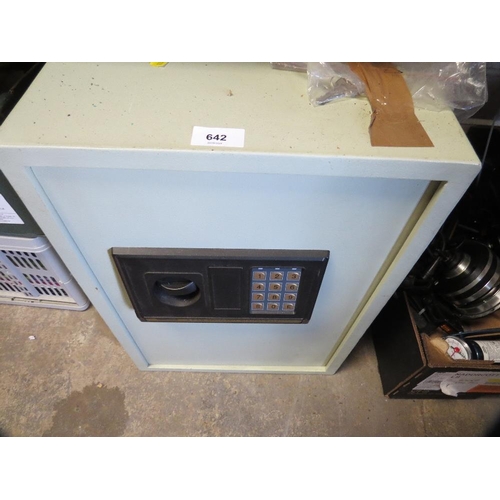 642 - A large digital safe with key