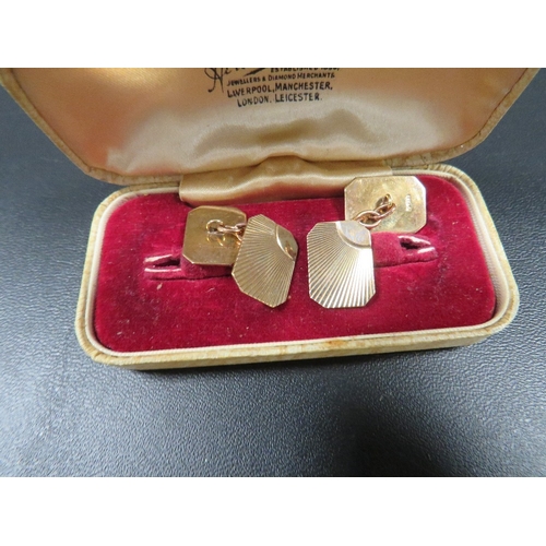 443 - A pair of hallmarked 9 carat gold cuff links approx. weight 4.5g