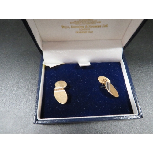 475 - A pair of hallmarked gold cufflinks approx. combined weight 3.4g