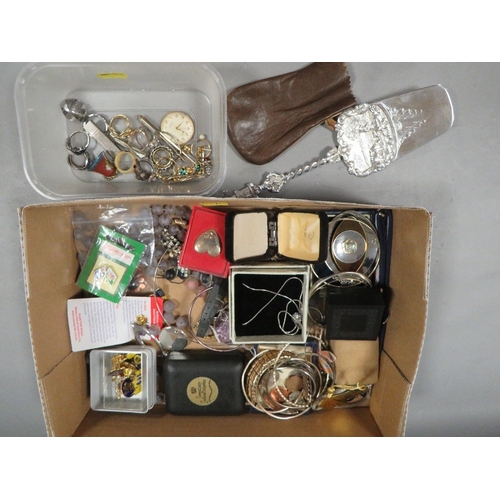 483 - A box of assorted jewellery etc