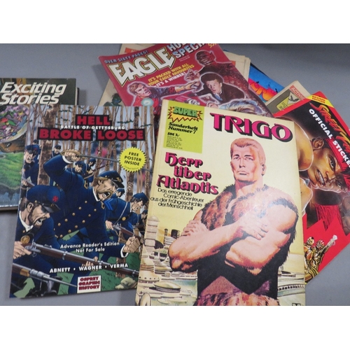 499 - A small selection of vintage comics and Sci-Fi / Fantasy related ephemera, to include Wonderworks, T... 