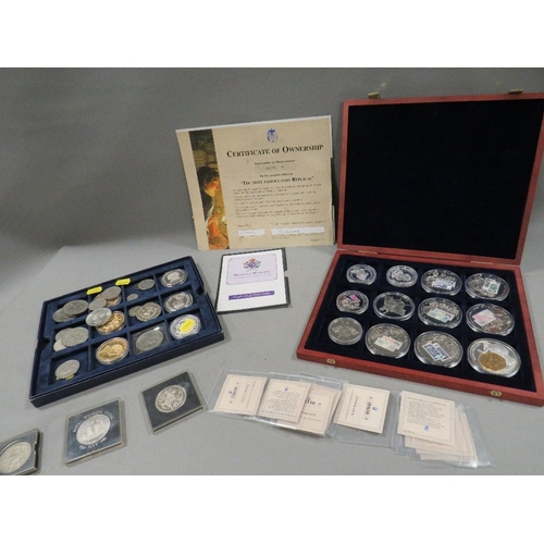 542 - A quantity of collectors coins including silver examples