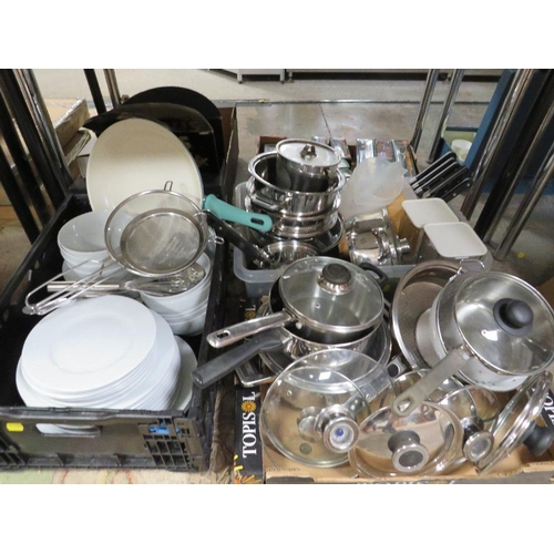 100 - Three trays of kitchenalia to include stainless steel pans, knife block etc