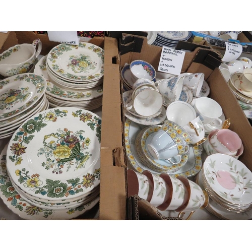 122 - A tray of Masons Strathmore dinnerware together with a tray of Royal Albert Braemar, Minton & Wedgwo... 