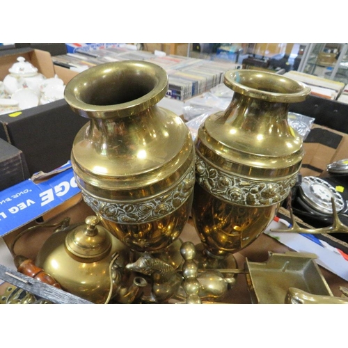 133 - A tray of assorted brass ware together with a ceramic cart horse and cart etc