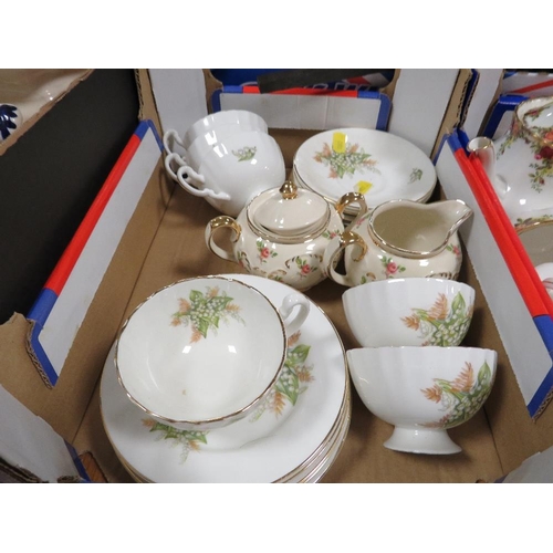 134 - A Royal Albert Old Country Roses tea set together with a small tray of assorted tea ware