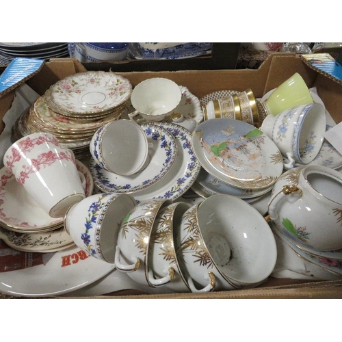 139 - Two trays of assorted tea ware to include Copenhagen examples