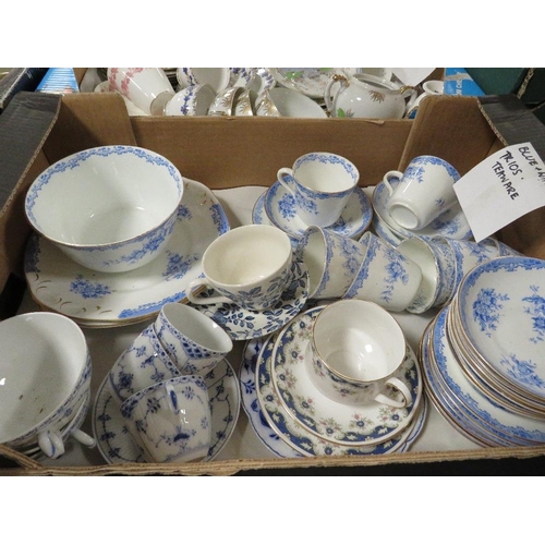 139 - Two trays of assorted tea ware to include Copenhagen examples