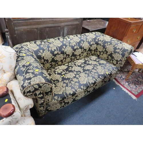 780 - A country house sofa