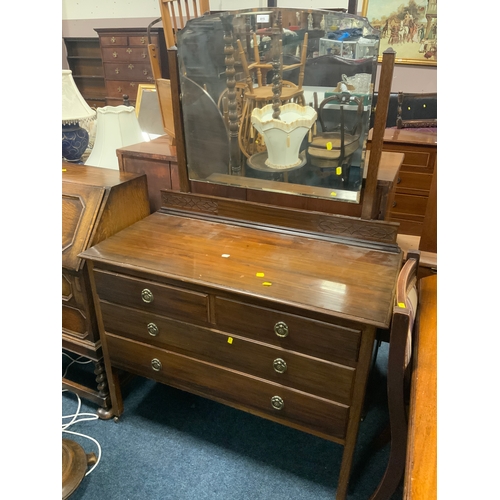 815 - An Edwardian mahogany four drawer dressing table