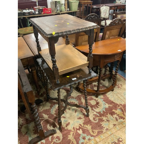 802 - A vintage oak barleytwist tilt top table / screen together with and two small oak tables (3)