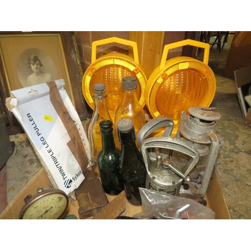 84 - A tray of assorted collectables to include hand tools, road lights, hand magnets, vintage bottles et... 