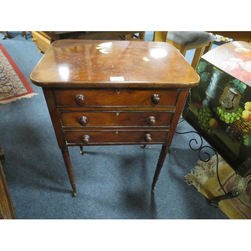 779 - A small William IV mahogany worktable raised on slender supports W 50.5 cm