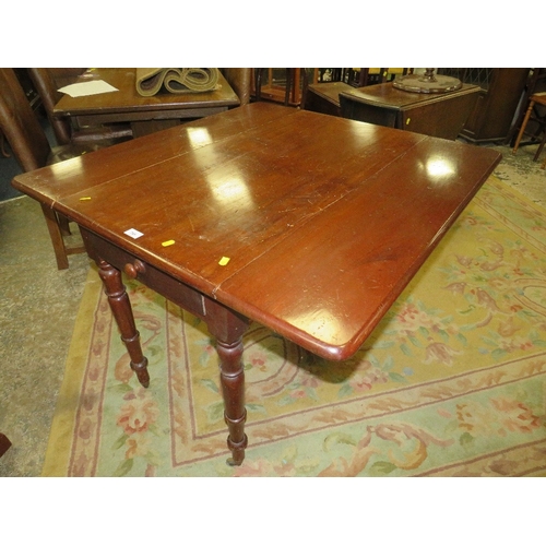 785 - An antique mahogany pembroke table