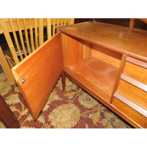 795 - A Younger Ltd mid-century teak sideboard W 198 cm