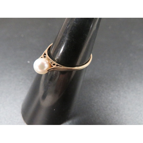 331 - A ring set with pearl marked 9ct approx. weight 1.5g