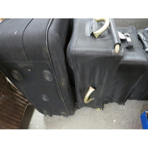 131 - A small quantity of modern luggage cases