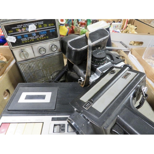 62 - Two trays of vintage audio visual equipment, cameras and accessories to include a Solid State portab... 