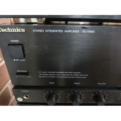 90 - A Technics separates Hi-Fi system comprising a ST X880L stereo tuner, SH-E70 graphics equalizer, SJ ... 