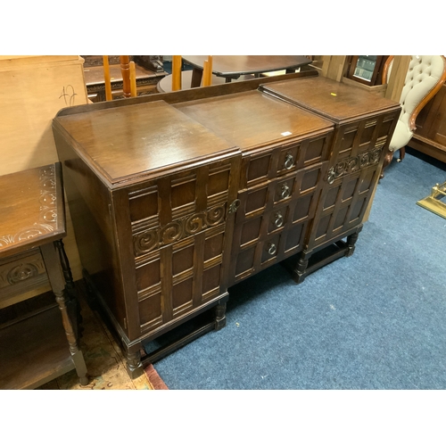 790 - A vintage oak sideboard W 137 cm