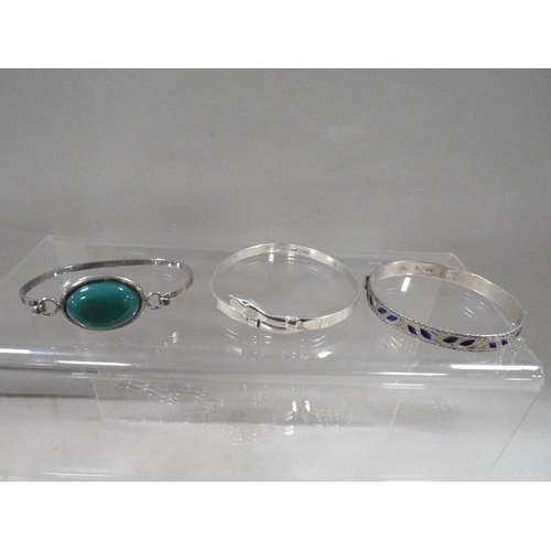 284 - Six assorted silver bracelets and bangles