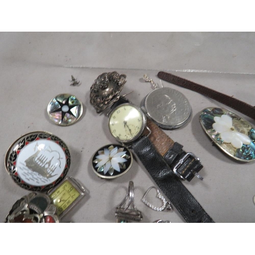 285 - A bag of assorted sundries to include watches, brooches etc to include silver examples