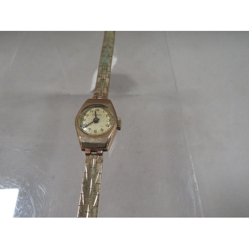 297 - A hallmarked 9 carat gold wrist watch approx. weight 19.1g