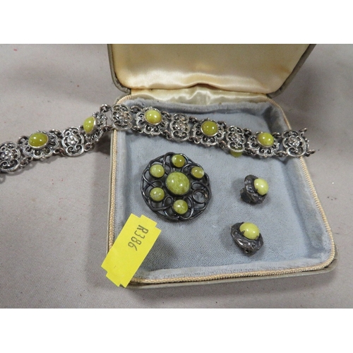 400 - A selection of vintage costume jewellery set with hardstone to include silver example