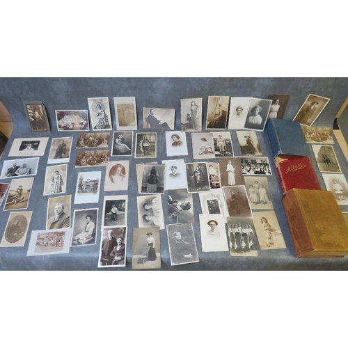 105 - THREE VINTAGE CIGARETTE CARD ALBUMS, all full, plus a collection of loose cigarette cards, Wills, Jo... 