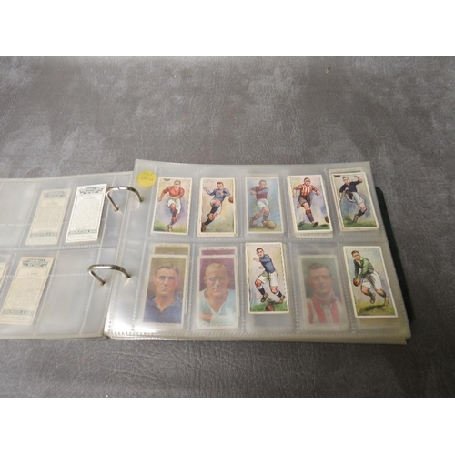 11 - A TRAY CONTAINING A LARGE COLLECTION OF CIGARTTE AND TEA CARDS, both loose and in albums, collection... 