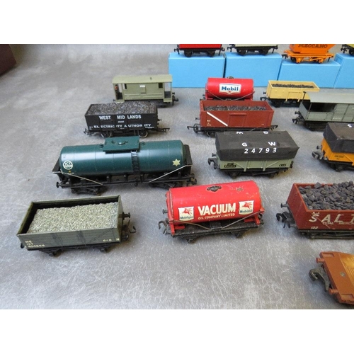 138 - FOUR BOXED OO GAUGE HORNBY DUBLO PIECES OF ROLLING STOCK, Rotary tipper, cement wagon, cattle truck,... 